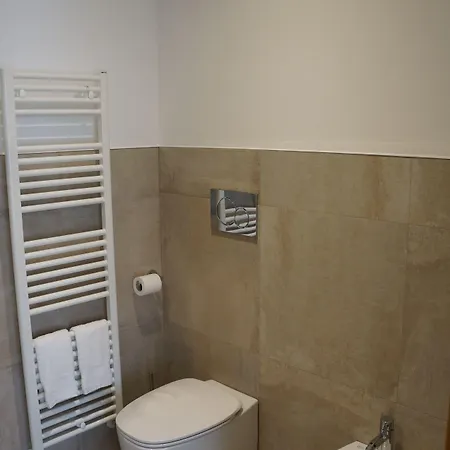 Oda ve Kahvaltı Buondi In Langa