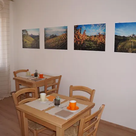 Buondi In Langa Oda ve Kahvaltı Alba (Piedmont)