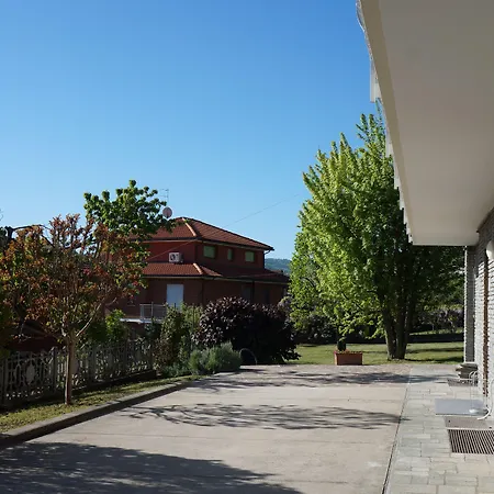 Oda ve Kahvaltı Buondi In Langa Alba (Piedmont)